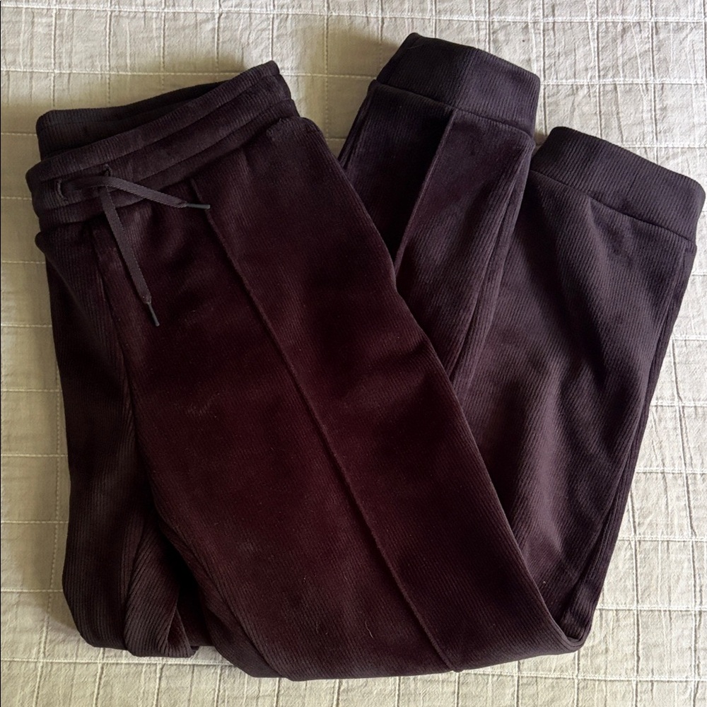 all in motion Girl’s Black plush velour rib Joggers; these are NICE! cozy 10/12